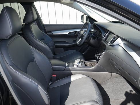 Used 2022 INFINITI QX50 Essential image 28