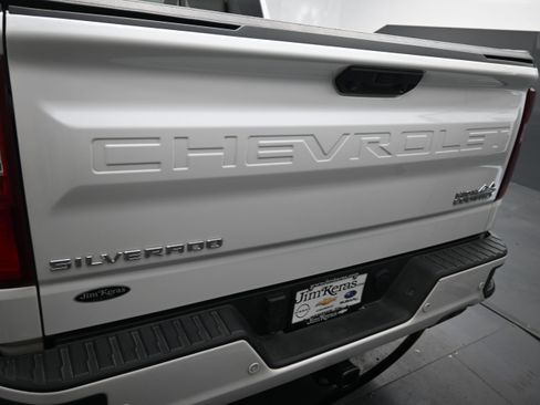 Used 2024 Chevrolet Silverado 1500 High Country w/ Z71 Off-Road Package AWD/4WD image 16