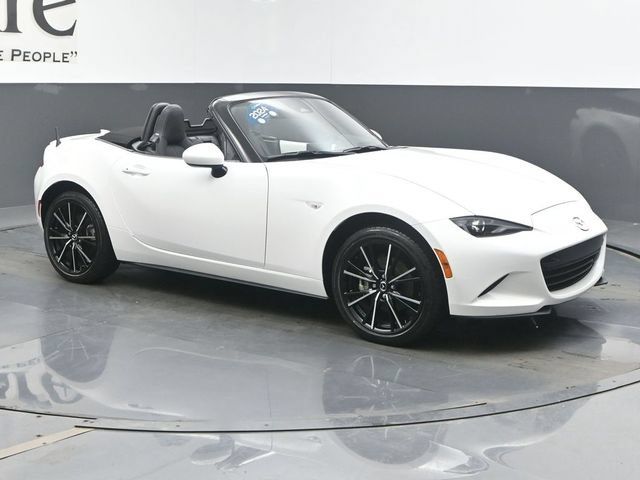 Used 2024 MAZDA MX-5 Miata Grand Touring w/ Weather Package RWD image 6