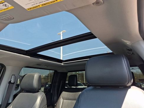 Certified 2023 Ford F250 Lariat w/ Black Appearance Package image 14