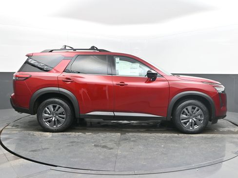 New 2026 Nissan Pathfinder SV image 8