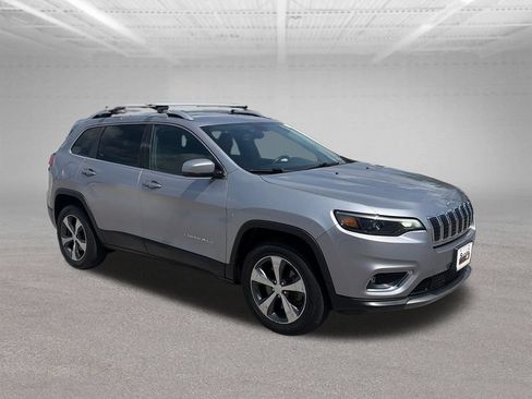 Used 2019 Jeep Cherokee Limited w/ Trailer Tow Group AWD/4WD image 8