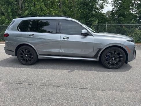 Used 2024 BMW X7 xDrive40i w/ M Sport Package AWD/4WD image 4