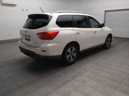 Used 2017 Nissan Pathfinder SL w/ Trailer Tow Package FWD image 9