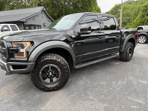 Used 2017 Ford F150 Raptor w/ Equipment Group 802A Luxury AWD/4WD image 12