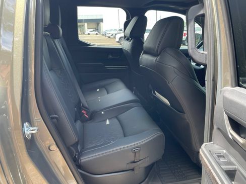 Used 2024 Toyota Tacoma Limited w/ Limited Package (LT) AWD/4WD image 39