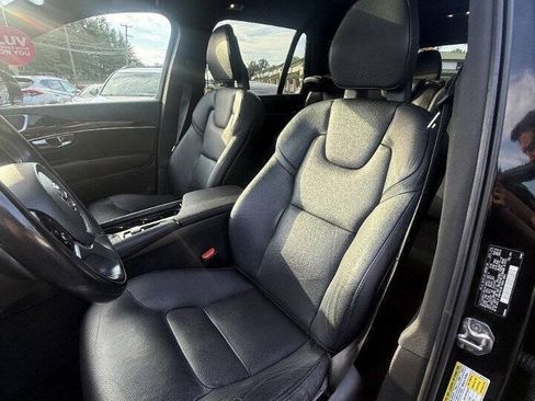 Used 2018 Volvo XC90 T6 Momentum w/ Convenience Package AWD/4WD image 13