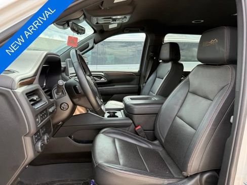 Used 2024 Chevrolet Suburban High Country AWD/4WD image 11