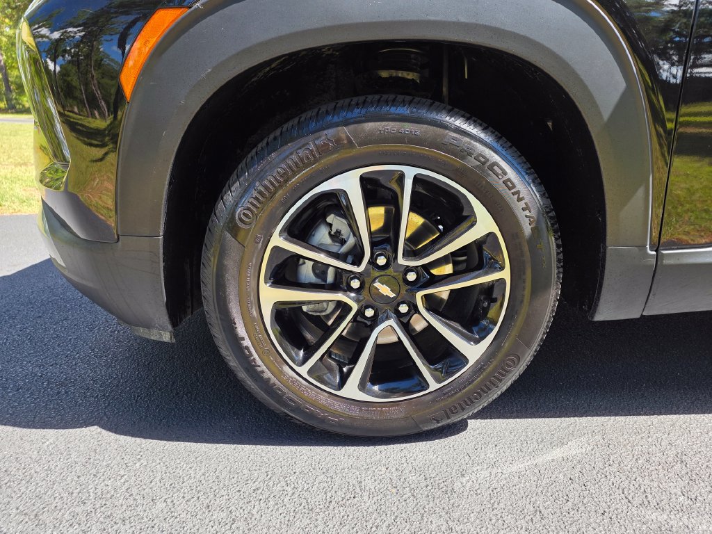 Used 2025 Chevrolet TrailBlazer LT FWD image 9
