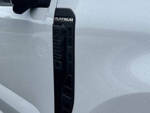 Used 2025 Ford F250 Platinum AWD/4WD image 5