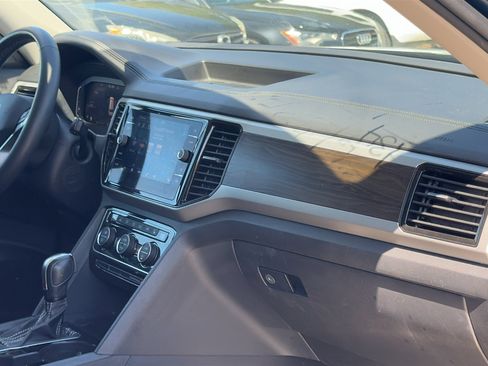 Used 2022 Volkswagen Atlas SE image 29