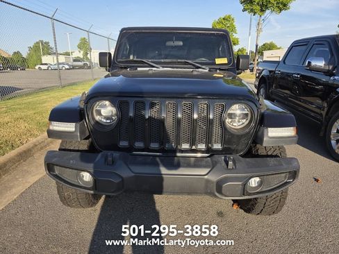 Used 2019 Jeep Wrangler Unlimited Sahara AWD/4WD image 2