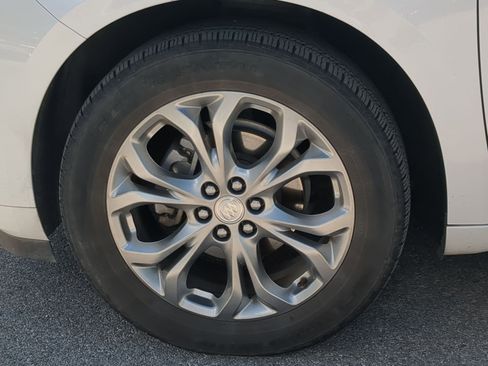 Used 2020 Buick Enclave Avenir w/ Avenir Technology Package image 9