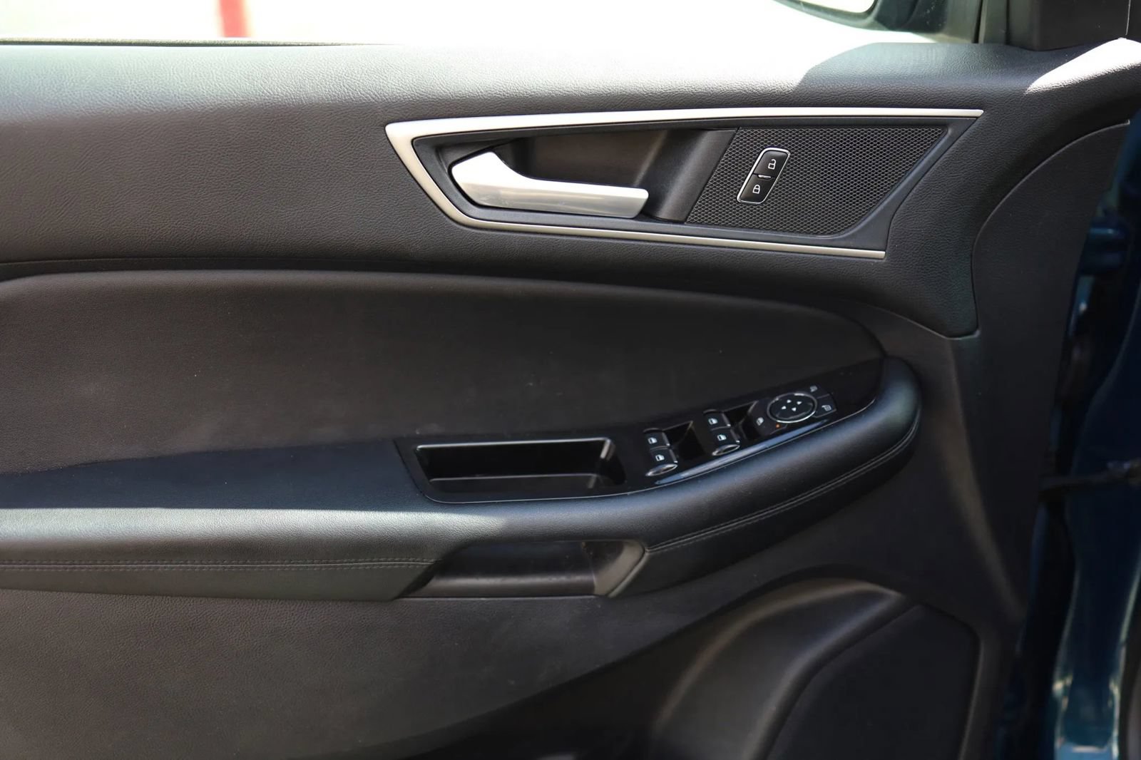 Used 2020 Ford Edge SEL FWD image 11