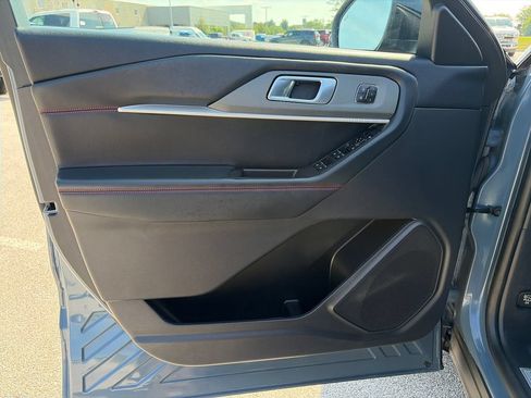 Used 2025 Ford Explorer ST-Line w/ Premium Package AWD/4WD image 14