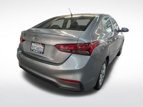 Used 2022 Hyundai Accent SE FWD image 9