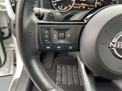 Used 2023 Nissan Rogue SL w/ SL Premium Package image 17