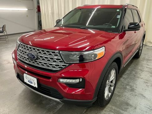 Used 2022 Ford Explorer Limited w/ Equipment Group 301A RWD image 9