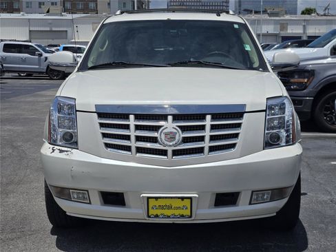 Used 2013 Cadillac Escalade EXT Premium AWD/4WD image 2