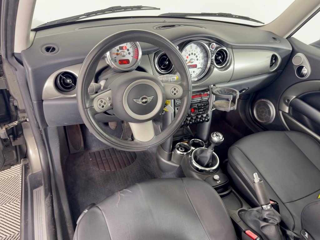 Used 2006 MINI Cooper Hardtop FWD image 16