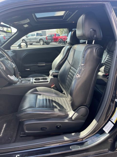 Used 2014 Dodge Challenger SXT Plus RWD image 31