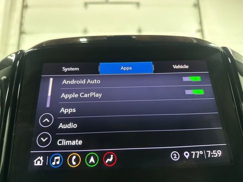 Used 2021 Chevrolet Traverse RS image 35