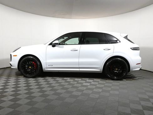 Used 2022 Porsche Cayenne GTS image 2
