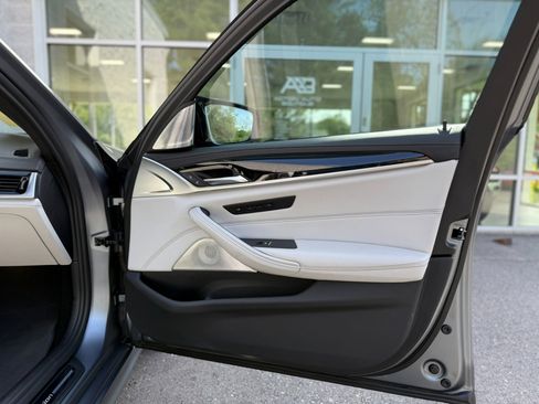 Used 2022 BMW M5 w/ Competition Package image 37