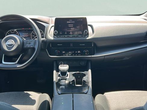 Used 2022 Nissan Rogue SV FWD image 17