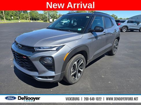 Used 2021 Chevrolet TrailBlazer RS w/ Sun and Liftgate Package AWD/4WD image 1