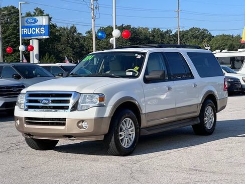 Used 2014 Ford Expedition EL XLT w/ Equipment Group 202A AWD/4WD image 3