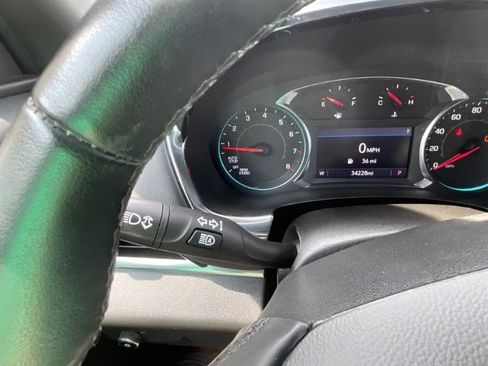 Used 2023 Chevrolet Traverse LT FWD image 12