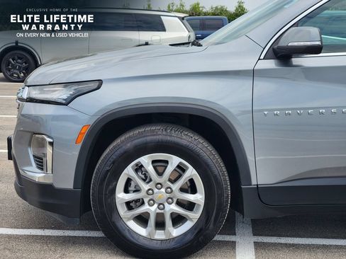 Used 2023 Chevrolet Traverse LS AWD/4WD image 9