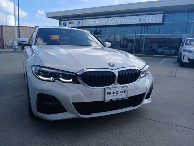Used 2019 BMW 330i Sedan w/ M Sport Package RWD image 1