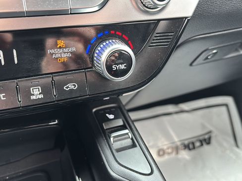 Used 2024 Kia Telluride S w/ S Sunroof Package image 32