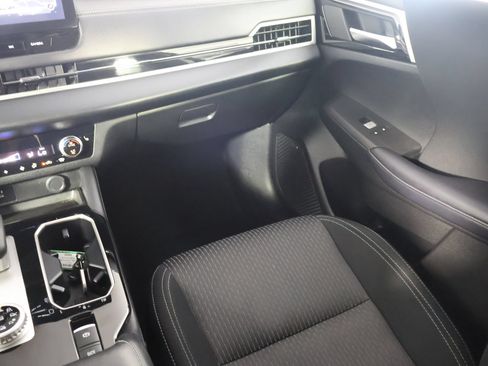 Used 2025 Mitsubishi Outlander ES AWD/4WD image 30