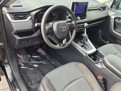 Used 2025 Toyota RAV4 XLE FWD image 17