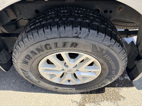 Used 2019 Nissan Frontier SV w/ Value Truck Package image 11