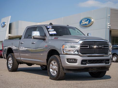 Used 2024 RAM 2500 Laramie w/ Safety Group AWD/4WD image 1
