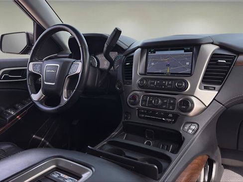 Used 2020 GMC Yukon Denali w/ Denali Ultimate Package RWD image 9