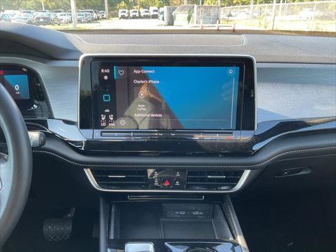 Used 2024 Volkswagen Atlas Cross Sport SE image 33