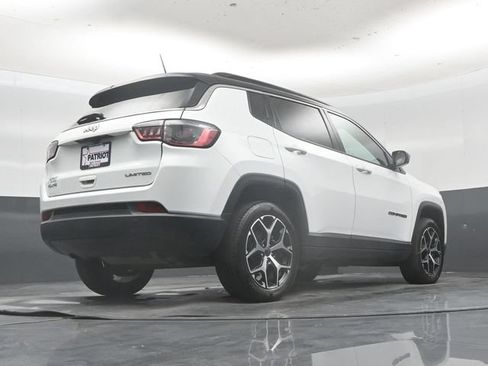 Used 2025 Jeep Compass Limited AWD/4WD image 47