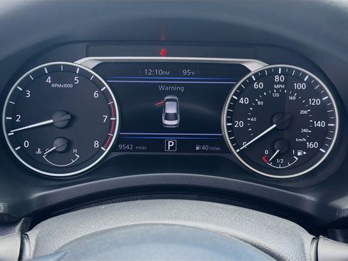 Used 2025 Nissan Sentra SV FWD image 11