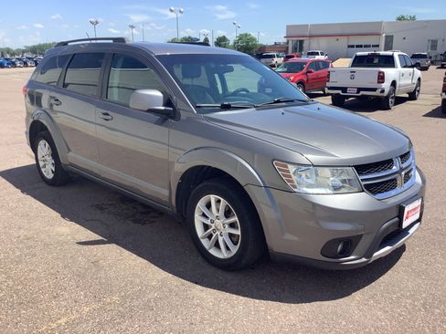 Used 2013 Dodge Journey SXT w/ Flexible Seating Group AWD/4WD image 2