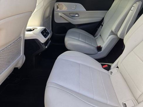 Used 2025 Mercedes-Benz GLS 450 4MATIC image 33