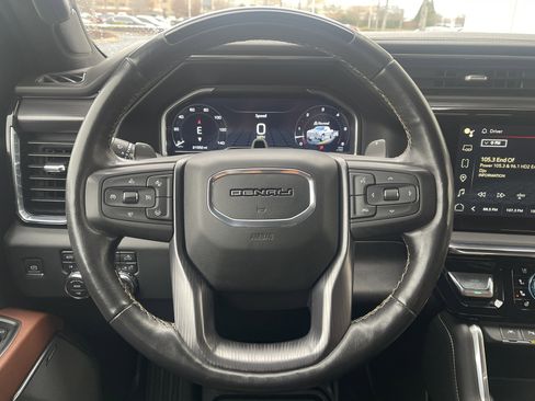 Used 2024 GMC Sierra 1500 Denali Ultimate image 3