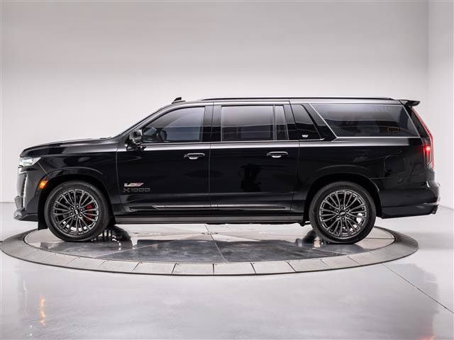 Used 2023 Cadillac Escalade ESV V w/ Heavy-Duty Trailer Package AWD/4WD image 2