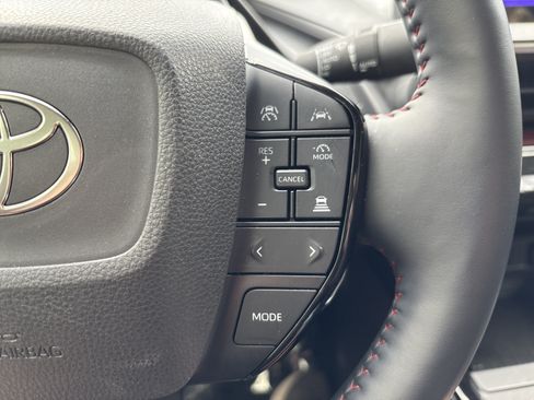 Used 2024 Toyota Prius Prime FWD image 19