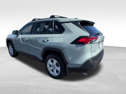 Used 2021 Toyota RAV4 XLE w/ Convenience Package image 10