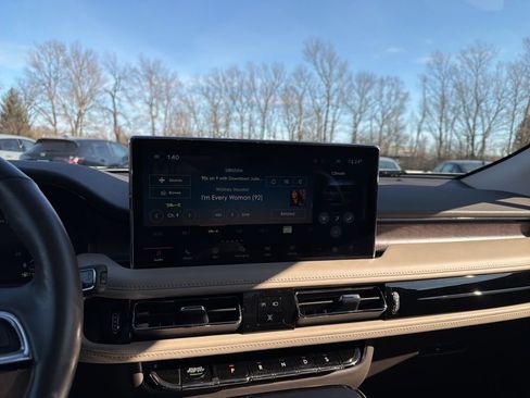 Used 2023 Lincoln Nautilus Reserve w/ Equipment Group 201A image 15